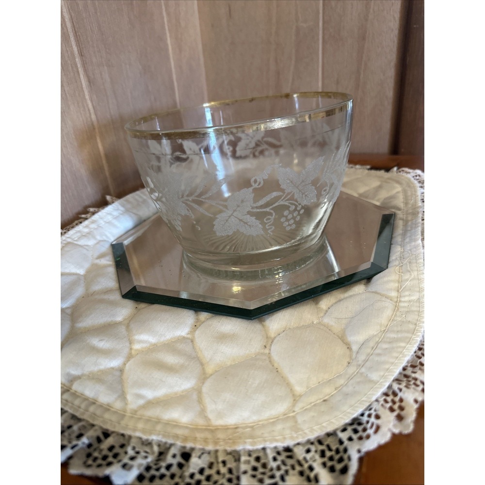Vintage 1950's Bartlett Collins 7" Gold Rim Frosted Grapevine Serving Bowl - Picture 2 of 4